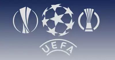 Logo tiga kompetisi klub Eropa yakni Liga Champions (tengah), Liga Europa (kiri) dan Liga Conference