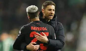 Pelatih Bayer Leverkusen Xabi Alonso