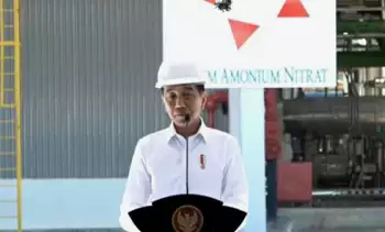 Presiden Joko Widodo meresmikan PT Kaltim Amonium Nitrat di Kota Bontang, Kalimantan Timur