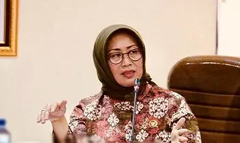 Ketua Dewan Pers Ninik Rahayau