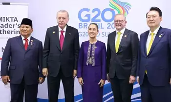 Presiden Prabowo Subianto (kiri) bersama para pemimpin MIKTA lainnya di sela KTT G20 di Brasil, Senin (18/11/2024)