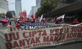 gelombang massa buruh terus datangi patung kuda 2 169