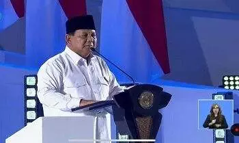 prabowo saat memberikan sambutan di puncak hari guru nasional 2024 1 169