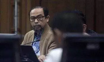 gazalba saleh terus menunduk saat disidang 169