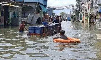 rumah warga jakut sudirman yang terendam banjir rob 169
