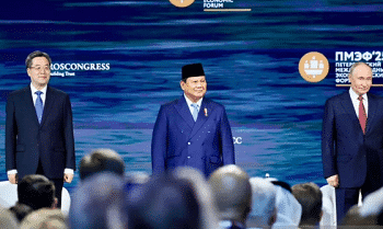 Presiden RI Prabowo Subianto berdampingan dengan Presiden Rusia Vladimir Putin, selaku tuan rumah, menghadiri Forum Ekonomi Internasional St. Petersburg (SPIEF) 2025, Rusia
