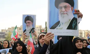 Warga Iran turun ke jalan merayakan terjadinya gencatan senjata antara Iran dengan Israel di Tehran, Iran