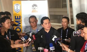 Ketua Umum PSSI Erick Thohir saat ditemui awak media di Stadion Utama Gelora Bung Karno, Jakarta, Selasa (15/7/2025)