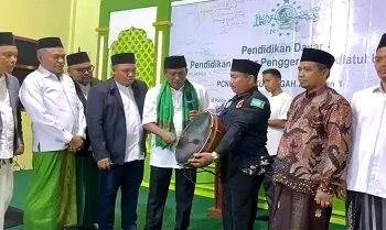 Bupati Maluku Tengah Zulkarnain Awat Amir, Membuka  Pendidikan Dasar PKPNU Angkatan I, Jumat (04/07)