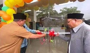Bupati, Zulkarnain Awat Amir Meresmikan Gedung Pusat Layanan Haji Terpadu Kabupaten Maluku Tengah, Senin (07/07/2025.Foto:M.Sanaky