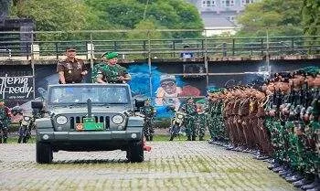 Apel pengamanan dipimpin Kajati Maluku, Agoes Soenanto Prasetyo dan Pangdam XV/Pattimura, Mayjen TNI Gatot Sri Handoyo,Rabu (16/07).