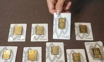 Harga Emas Antam Anjlok Rp57.000 per Gram