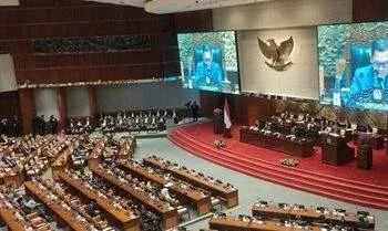 rapat paripurna dpr