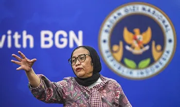 Jakarta (DMS) – Badan Gizi Nasional (BGN) membentuk dua tim investigasi untuk mengusut kasus keracunan dalam program Makan Bergizi Gratis (MBG). Tim pertama melibatkan gabungan Polri, Badan Intelijen Nasional (BIN), serta sejumlah lembaga terkait. Sementara tim kedua bersifat independen dengan menggandeng para ahli lintas disiplin.