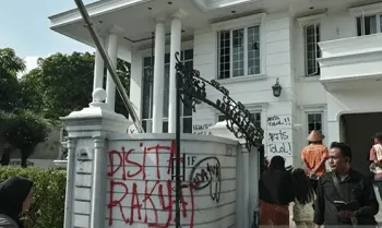 Empat Tersangka Penyerangan Petugas di Rumah Uya Kuya Ditangkap Polisi