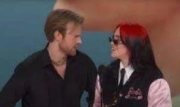 Billie Eilish memiliki pendapatan 53 juta dolar dari aktivitas kreatif