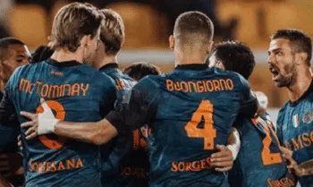 Napoli Tekuk Lecce, Kokoh di Puncak Serie A