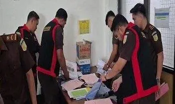 Kejari Tual Geledah PT Bank Maluku Cabang Langgur dan Dinas Perumahan Kota Tual