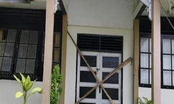 Warga Palang Kantor