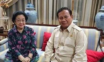 Hasto Sebut Megawati Kirim Bunga Anggrek Merah Putih Saat Prabowo Ultah