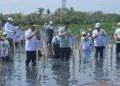 Gibran Tanam Mangrove di Tangerang, Minta Kawasan Pesisir Ditangani Serius