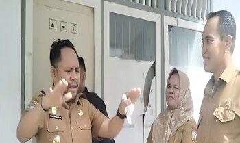 Pastikan Kedisiplinan ASN, Wakil Bupati Maluku Tengah Laksanakan Sidak 3 Pastikan Kedisiplinan ASN, Wakil Bupati Maluku Tengah Laksanakan Sidak