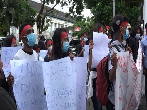 AMAW-Sabuai Gelar Aksi Demo Di Kejaksaan Tinggi Maluku 1 AKsi Demo