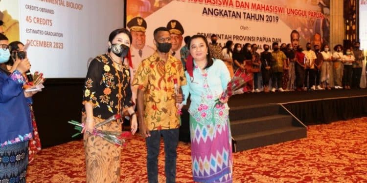 30 Mahasiswa OAP Dikirimkan Pemprov Papua Ke Amerika Serikat 1 30 Mahasiswa OAP Dikirimkan Pemprov Papua Ke Amerika Serikat