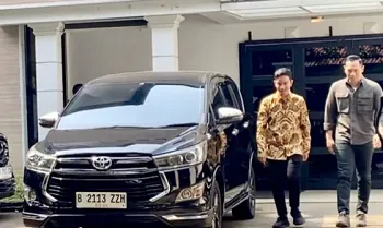 Gibran Kunjungi Kediaman AHY, Pertemuan Mereka Berlangsung Selama Sekitar Satu Jam 17 Agus Harimurti Yudhoyono dan Gibran Rakabuming Raka