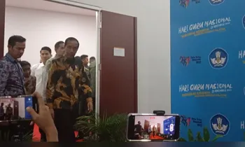 Presiden Jokowi Berharap KPK Terus Berjalan Baik dengan Nawawi Pomolango sebagai Ketua Sementara 1 Presiden Joko Widodo saat akan memberikan keterangan kepada wartawan, di Indonesia Arena, Jakarta, Sabtu (25/11/2023)