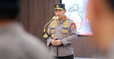 Kapolri Beri Penghargaan Bagi Polisi Yang Bertugas di Papua Pegunungan 1 kapolri jenderal listyo sigit prabowo 3 169