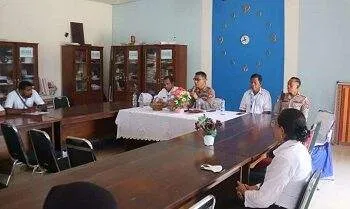 Polres Aru Gelar Diskusi Bersama Guru SMP Negeri 1 Dobo 5 Kapolres Aru