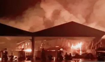 Kebakaran Gudang Limbah Karawang Baru Padam Setelah 8 Jam 5 Kebakaran Gudang Limbah Karawang Baru Padam Setelah 8 Jam