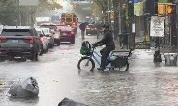 Banjir Landa Kota New York Usai Hujan Lebat, 2 Orang Tewas 2 Banjir Landa Kota New York Usai Hujan Lebat, 2 Orang Tewas