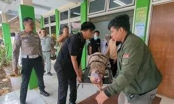 2 Korban Tewas Akibat Bus Terguling di Tol Batang Ibu-Anak 6 2 Korban Tewas Akibat Bus Terguling di Tol Batang Ibu-Anak