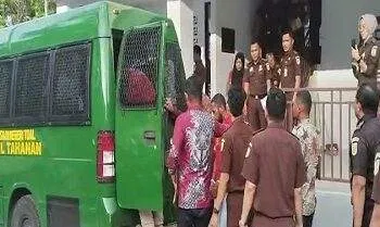 Kejari Tual Tetapkan Empat Tersangka Korupsi Proyek BSPS Senilai Rp1,42 Miliar 5 Kejari Tual Tetapkan Empat Tersangka Korupsi Proyek BSPS Senilai Rp1,42 Miliar