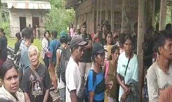 Warga Lima Desa di Pegunungan Elpaputih Terima Dana Bansos 6 Warga Lima Desa di Pegunungan Elpaputih Terima Dana Bansos