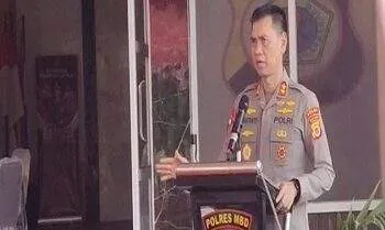 Kapolda Maluku Tekankan Respon Cepat Personel Terhadap Laporan Masyarakat 4 Kapolda Maluku Tekankan Respon Cepat Personel Terhadap Laporan Masyarakat