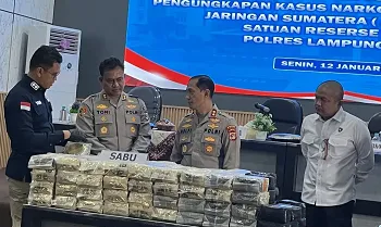 Polisi Buru Otak Penyelundupan 122 Kg Sabu di Bakauheni 4 Polisi Buru Otak Penyelundupan 122 Kg Sabu di Bakauheni