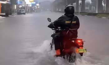 Banjir Rendam Lima RT dan Tiga Jalan di Jakarta 7 Banjir Rendam Lima RT dan Tiga Jalan di Jakarta