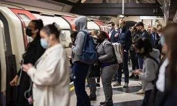 Kasus 'Super Flu' Meledak di Inggris, Warga Diimbau Pakai Masker 5 Kasus 'Super Flu' Meledak di Inggris, Warga Diimbau Pakai Masker