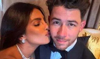 Viral Nick Jonas 'Walk Out' dari Golden Globes, Disebut karena 'Anxiety' 6 Viral Nick Jonas 'Walk Out' dari Golden Globes, Disebut karena 'Anxiety'