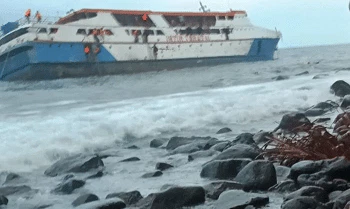 KM Intim Teratai Karam di Perairan Makian Malut 4 KM Intim Teratai Karam di Perairan Makian Malut