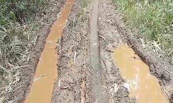 Akses Jalan ke Desa Huku Kecil dan Abio Rusak, Warga Harap Perhatian Pemerintah 3 Akses Jalan ke Desa Huku Kecil dan Abio Rusak, Warga Harap Perhatian Pemerintah