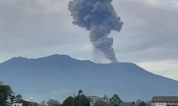 Gunung Marapi Erupsi, Abu Vulkanik Capai 1,6 Km 2 Gunung Marapi Erupsi, Abu Vulkanik Capai 1,6 Km