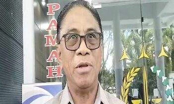 Jaksa Periksa Ketua DPRD Maluku Tengah Sebagai Saksi Kasus Bansos 4 Jaksa Periksa Ketua DPRD Maluku Tengah Sebagai Saksi Kasus Bansos