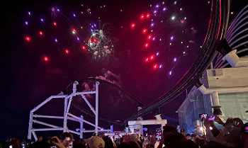 Melihat Kembang Api Meriah di Kapal Disney Adventure 4 Melihat Kembang Api Meriah di Kapal Disney Adventure