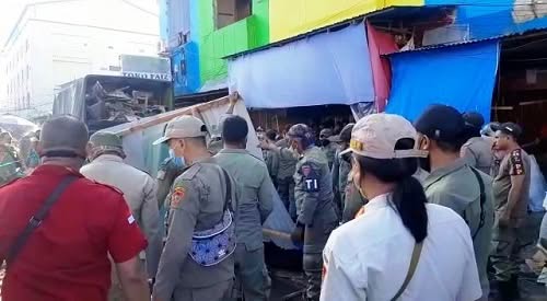 Pembongkaran Lapak PKL