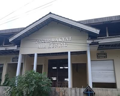 Habiskan 3 Miliar, Pasar Rakyat Air Kuning Terbengkalai