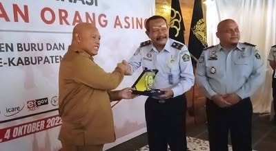 Penjabat  Bupati Buka Rakor Tim Pengawasan Orang Asing Kabupaten Buru 2022